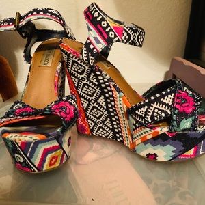 Aztecs print shoes